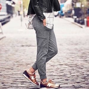 Athleta Metro Joggers XS Black Heather